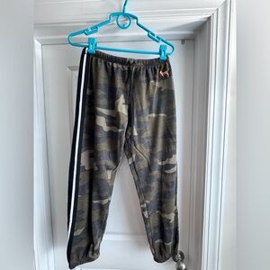 PINK Victoria’s Secret Camo Jogger Sweatpants Medium Rose Gold Sequin Logo